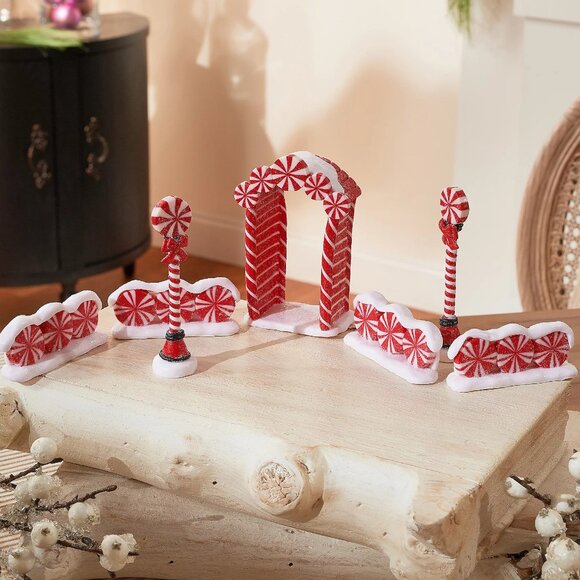 7-Piece Mini Gingerbread House Completer Set by Valerie Red new - Picture 1 of 1